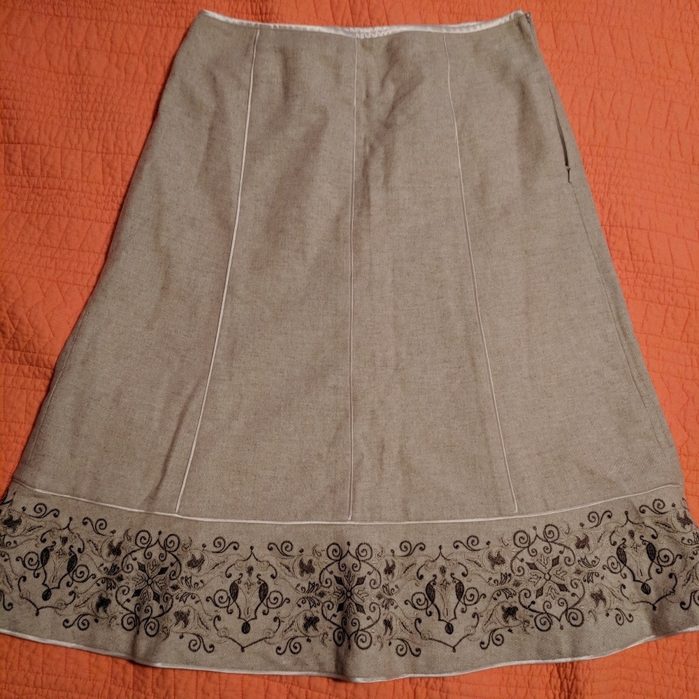 Wool skirt